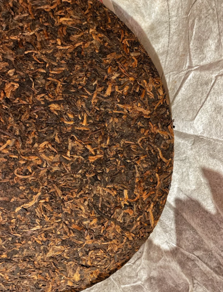 Xinyihao ancient tree tea. Iceland's ten-year ripe Pu'er tea cake. old ripe tea. aged Banzhang Pu'er tea. ripe tea leaves - Image 7